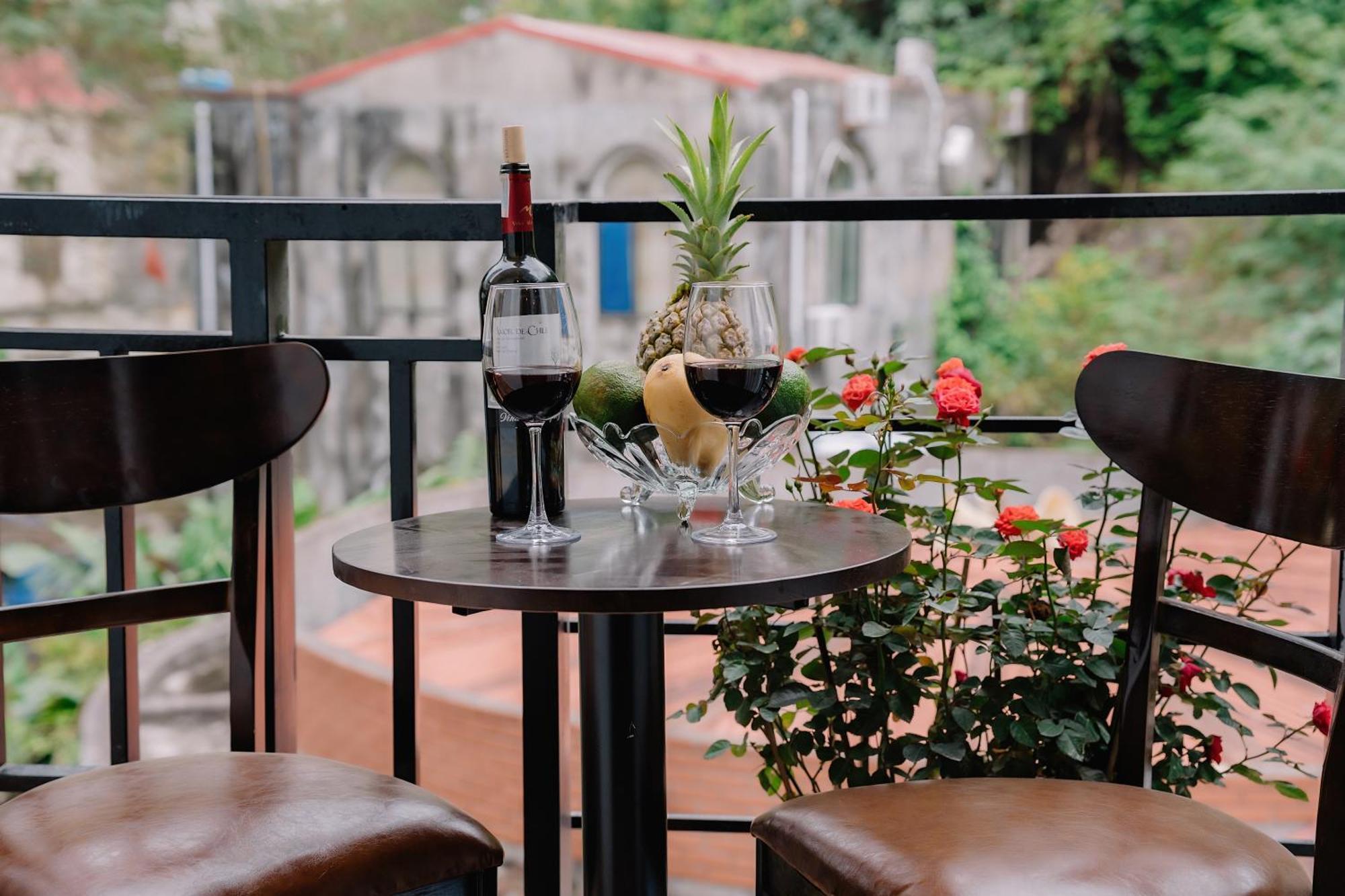 Napoli Hostel Chan Chau Екстер'єр фото