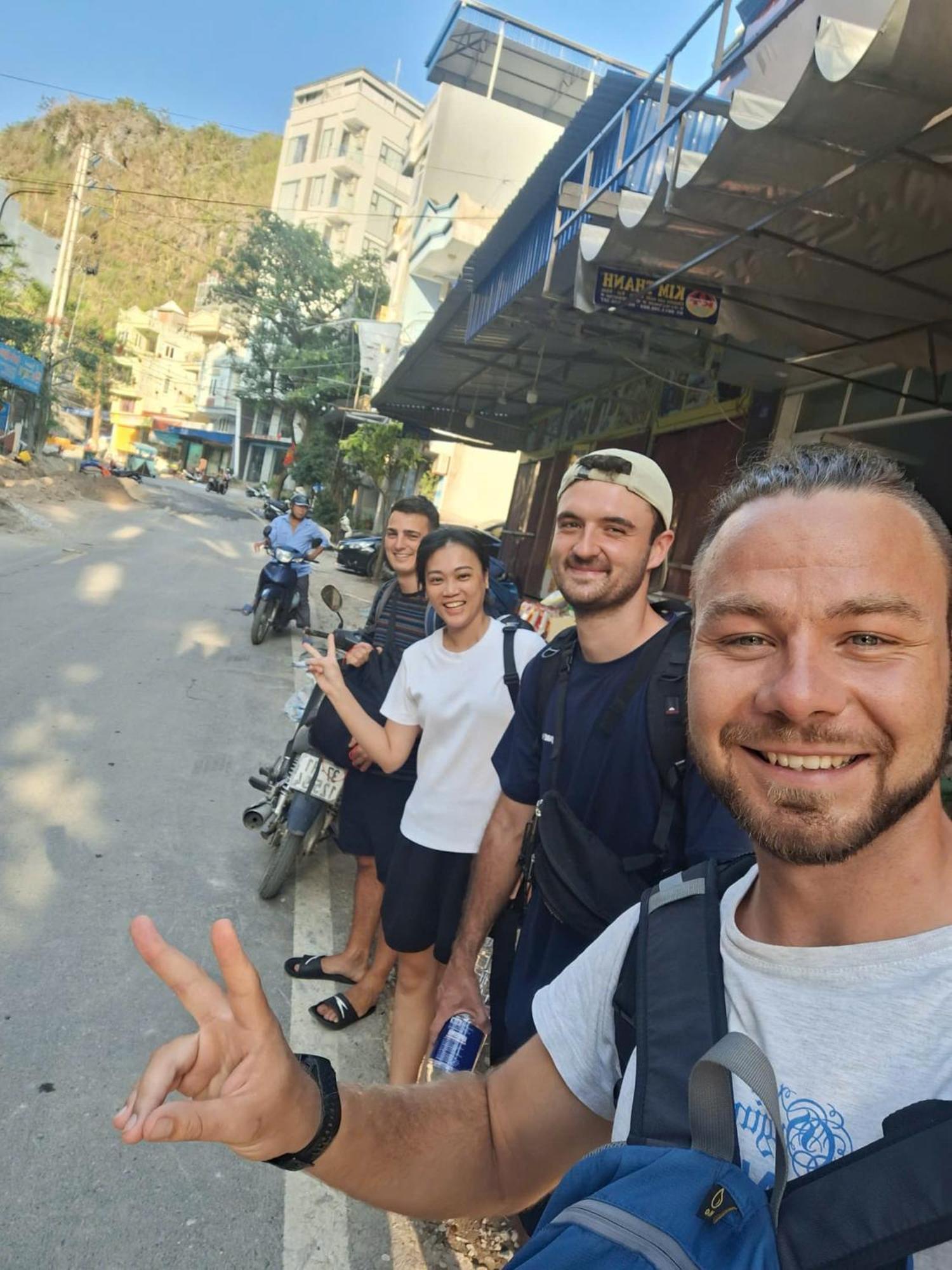 Napoli Hostel Chan Chau Екстер'єр фото