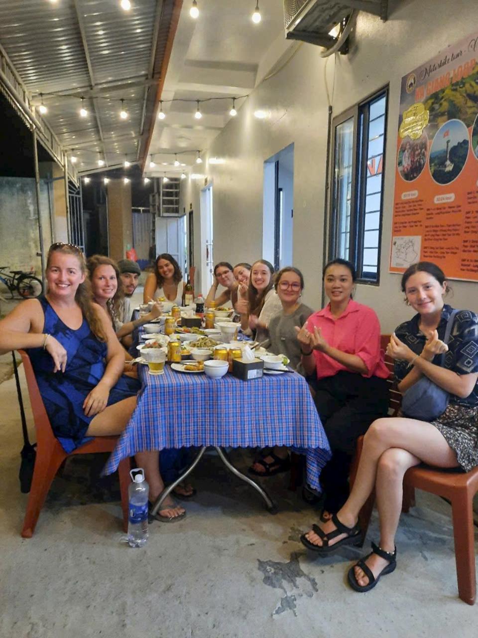 Napoli Hostel Chan Chau Екстер'єр фото